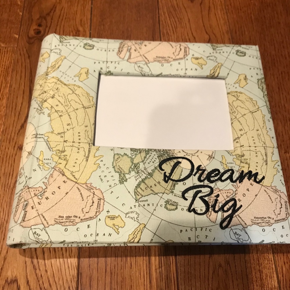 Not available:Small Max Studio “Globe” photo album